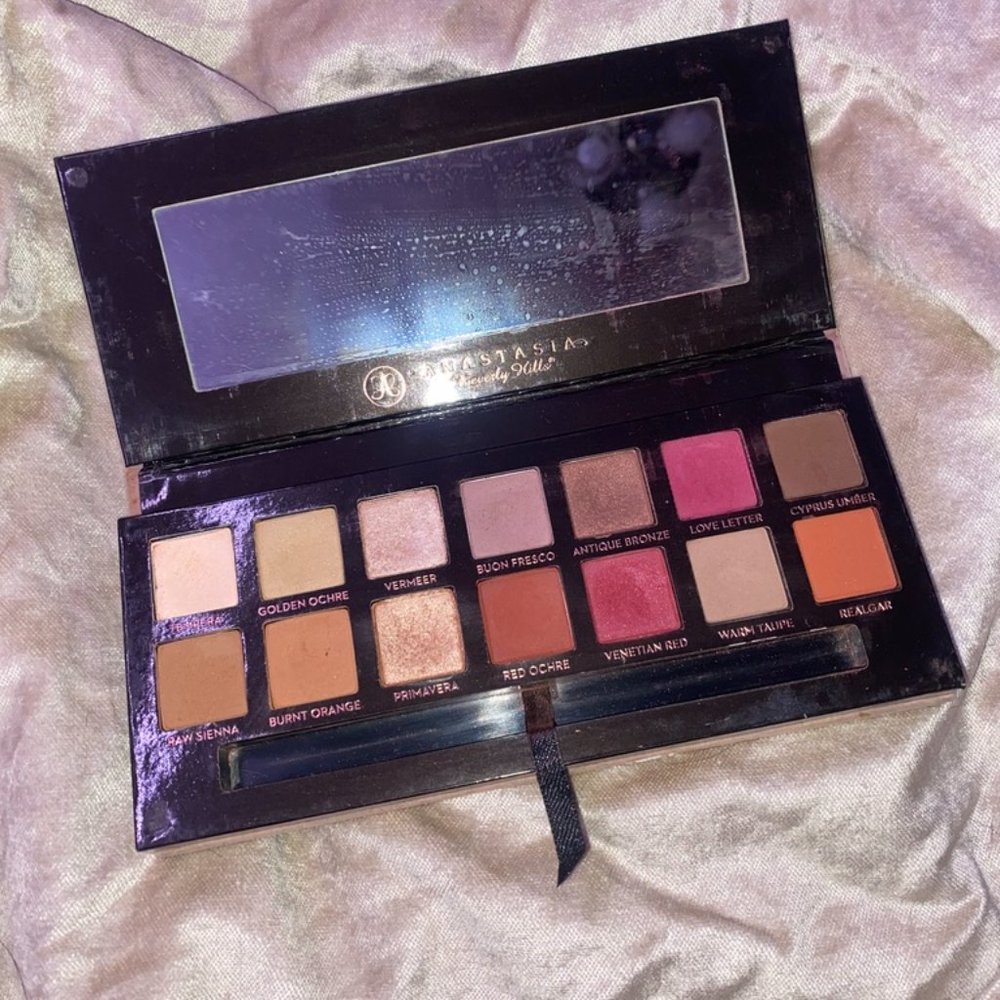 Anastasia Beverly Hills Modern Renaissance Eyeshadow Palette